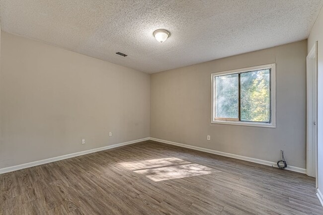 Photo - 283 E Hampton Ave