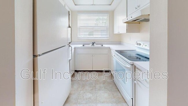 Photo - 6228 7th Ave W