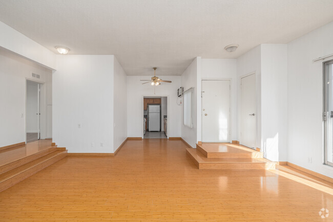 Interior Photo - 1651 Camden Ave Rental