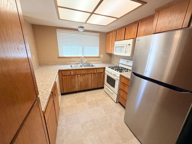 Photo - 468 Park Pl Dr