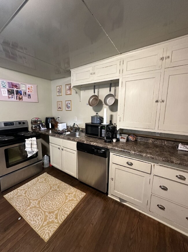 Photo - 4 Bedroom, 2 Bathroom Home - Available June 1st with Beautiful River Views