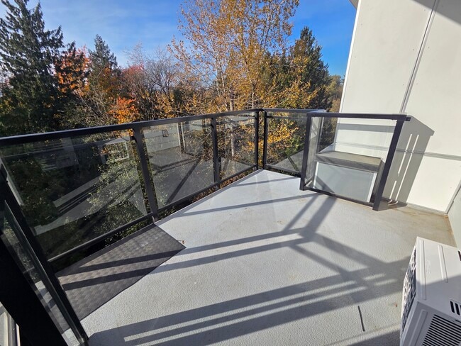 Photo - 5485 Brydon Cres