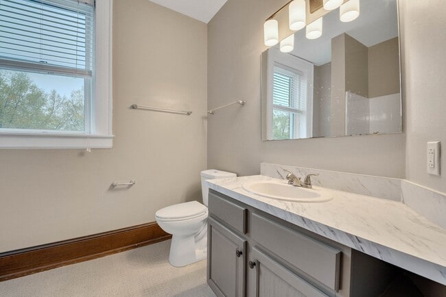 Photo - Fountain Plaza - Fitzgerald Apartments