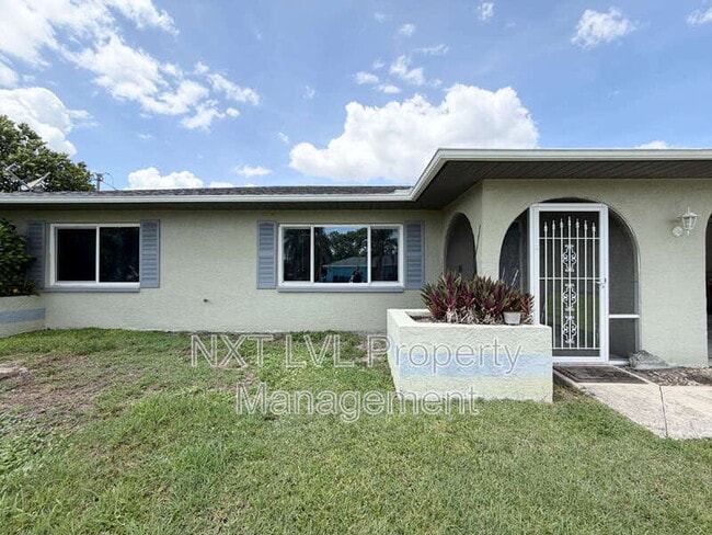 Photo - 205 SE 18th St
