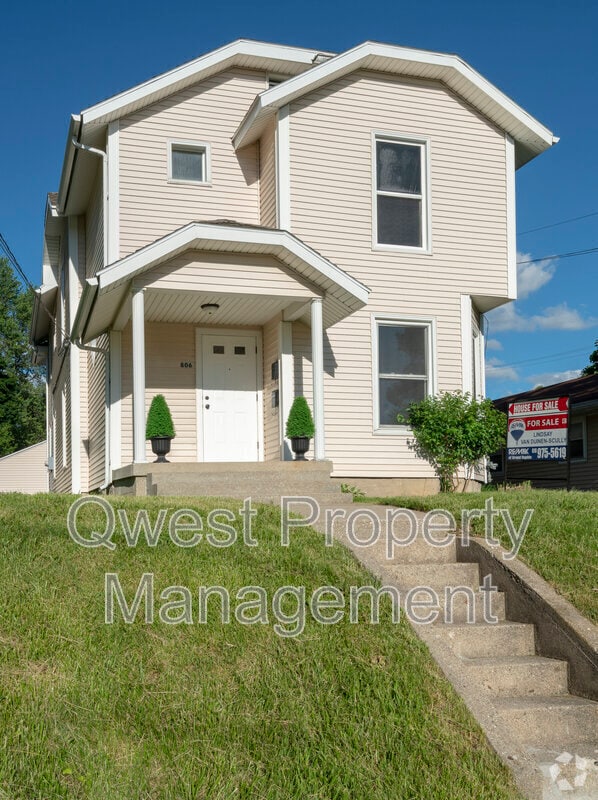 Building Photo - 806 Emerald Ave NE Unit Apt. 2