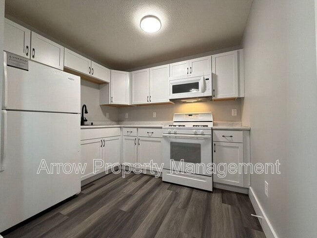 Photo - 877 N 26th St Unit 13