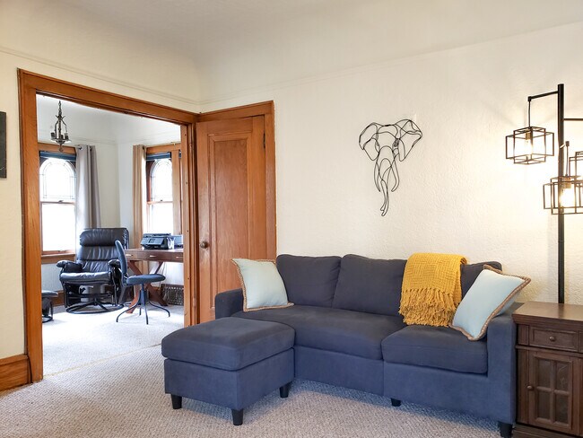 Building Photo - 3201 S Lenox St Unit Lenox Lower Rental