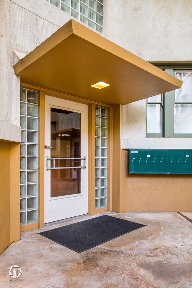 Photo - New Yorker Vintage Apartments