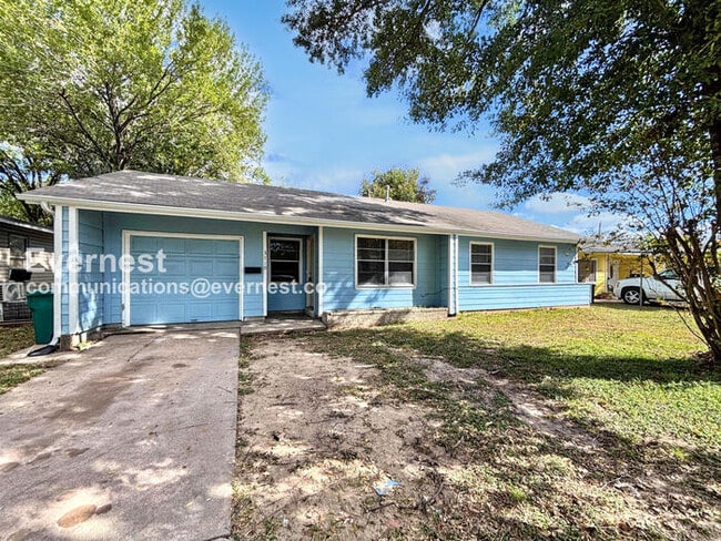 Building Photo - 3719 Dumbarton Rd