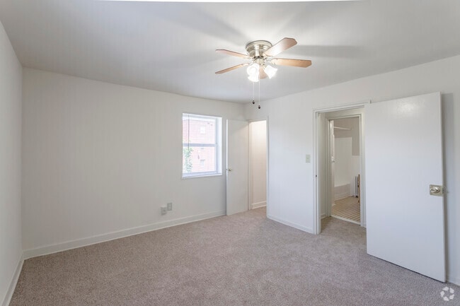 1 BR, 1 BA 660 SF