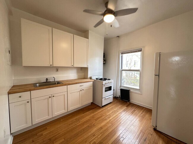 Photo - 30 Dikeman St