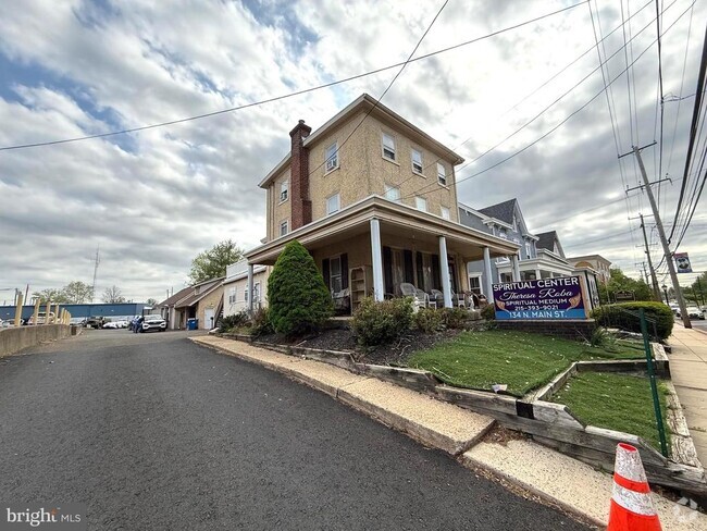 Building Photo - 134 N Main St Rental