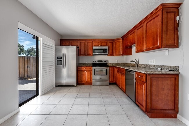 Building Photo - 117 1st Way Rental
