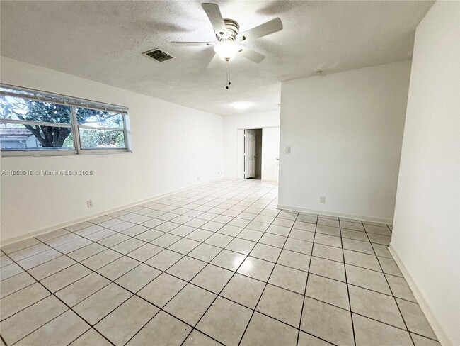Building Photo - 560 SW 50th Terrace Rental