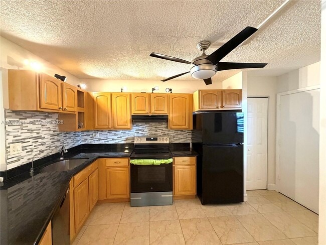 Photo - 1660 NE 191st St Unit 406-1