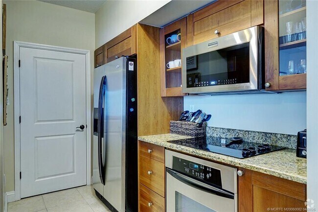 Building Photo - 975 NW Flagler Ave Unit 306 Rental