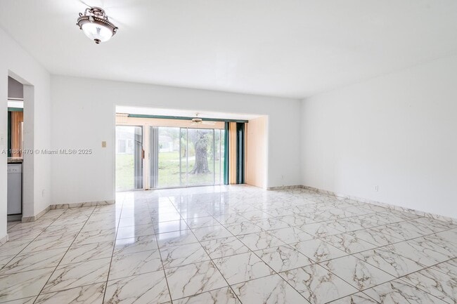 Photo - 16985 SW 113th Ct