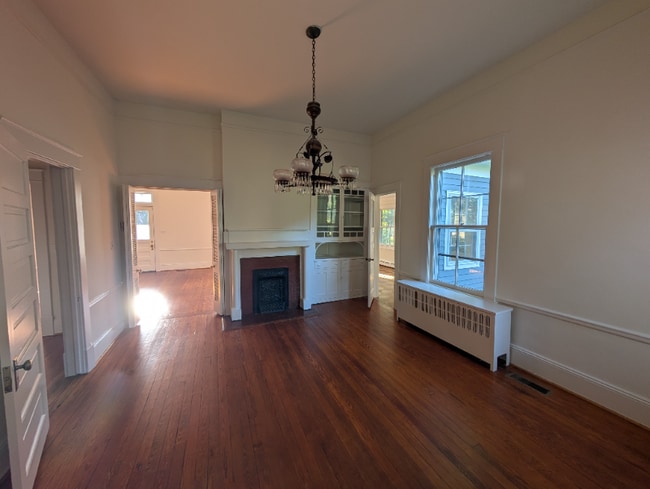 Photo - 809 Simpson St