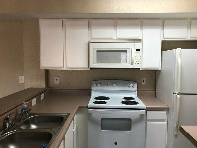 Photo - 181 SW Palm Dr Unit 203
