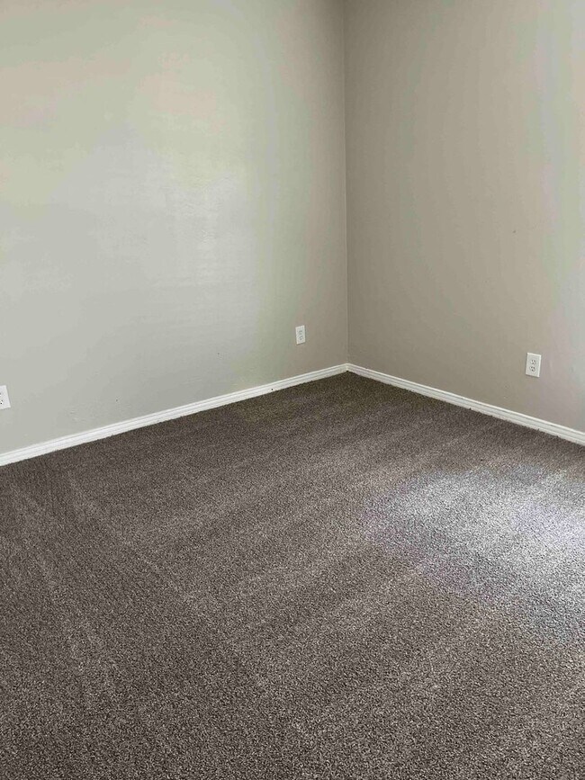114 Shadybrook Dr