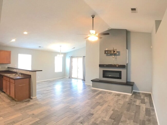 Photo - Don't miss out!  Beautiful 3 bedroom Los Lunas Home! Open Layout, spacious living room. Easy I-25...