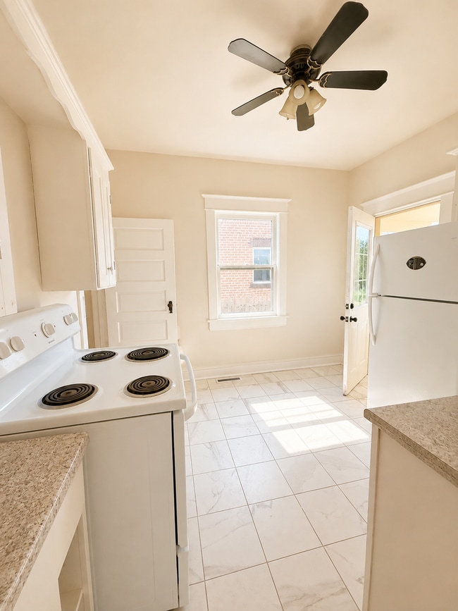 Photo - 129 N Olive St