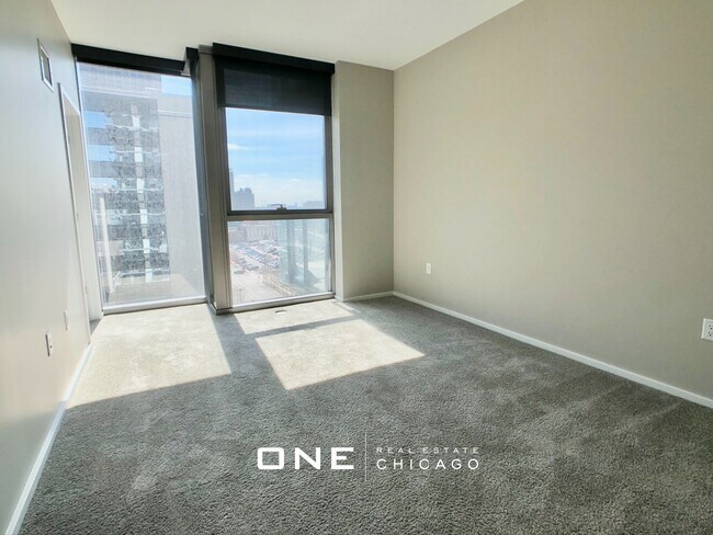 Photo - 145 N Desplaines St Unit 1003