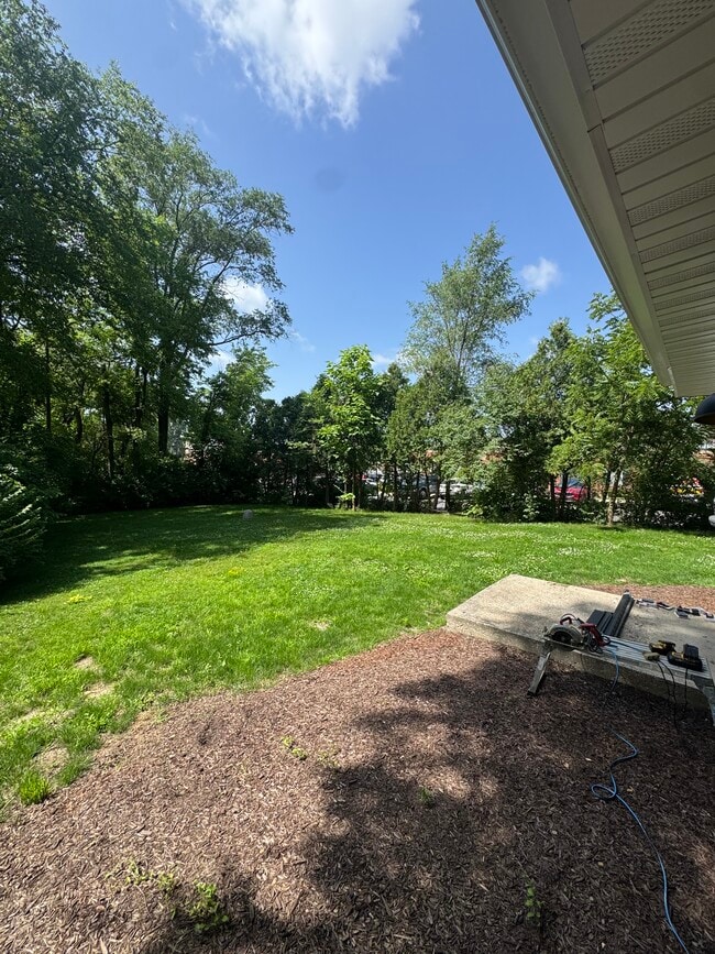 Photo - 557 West St