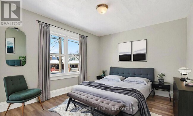 Photo - MAIN FLOOR - 4848 SECOND AVENUE