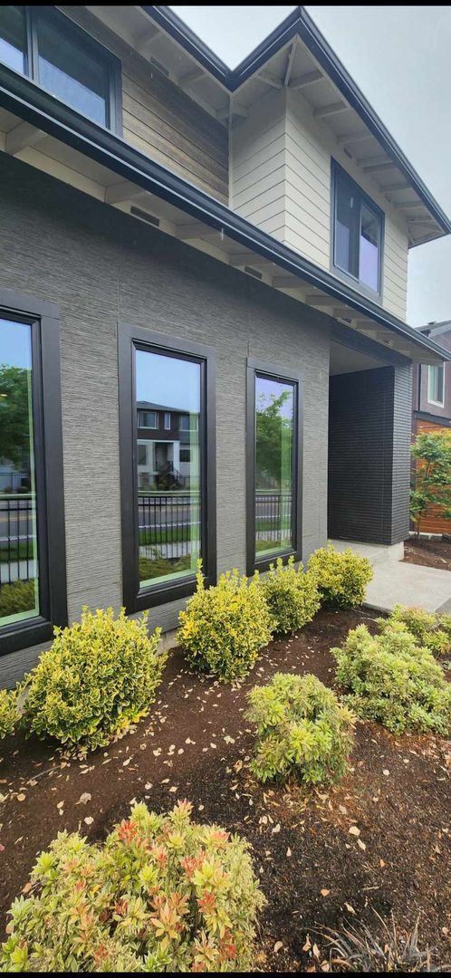 Photo - $3,950-Two-Story 4 Bedrooms, 2.5 Bathrooms Contemporary Home Awaits Your Tenancy!