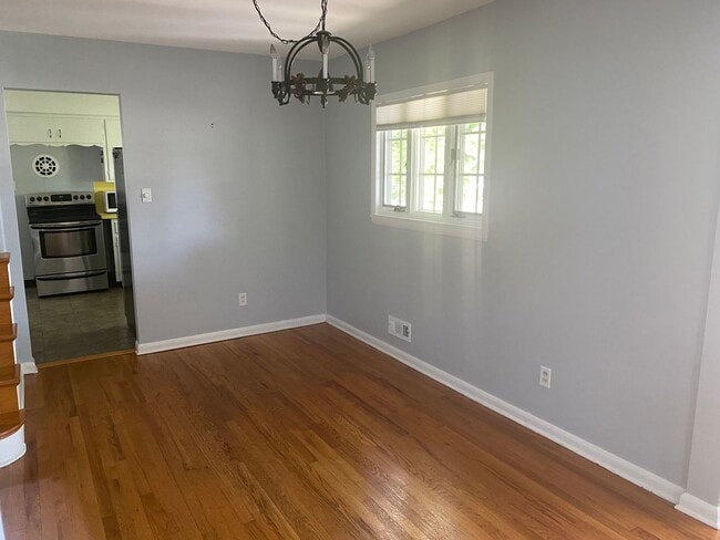 Photo - 3 Bedroom 1.5 Bathroom Single Family Home ...