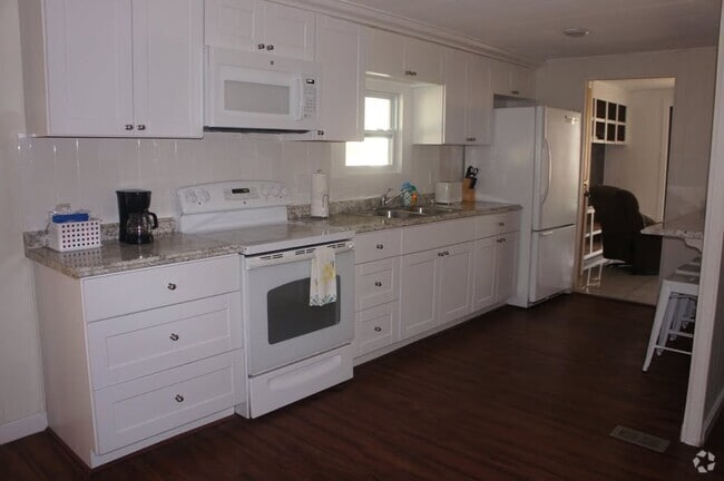 Building Photo - 5251 SW 29th St Rental