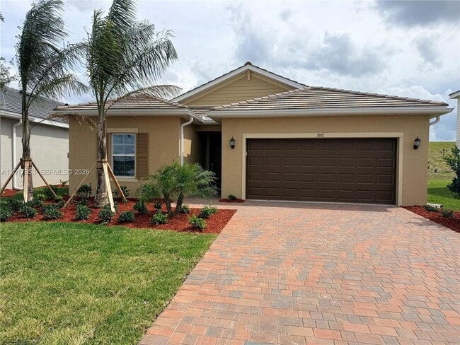 Building Photo - 3917 Passion Vine Dr