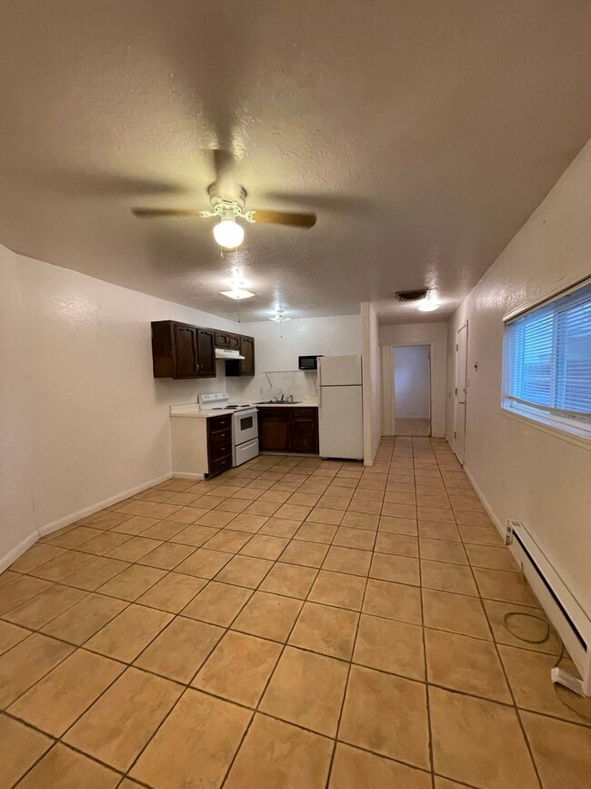 618 Jefferson St NE Unidad D