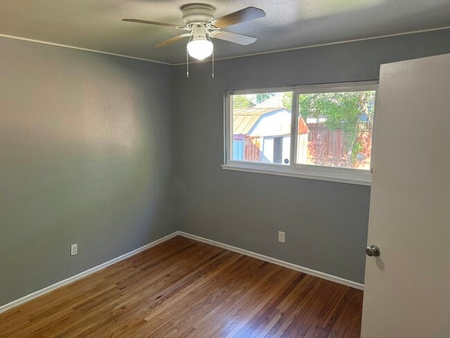 Photo - 2361 Thompson Way