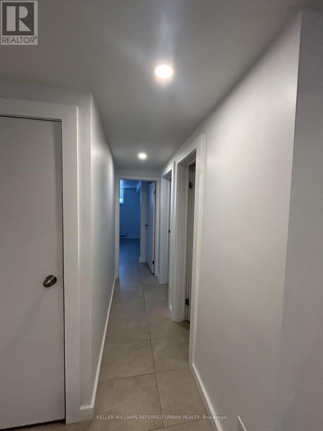 Photo - 198 Coxwell Ave Unité Basement