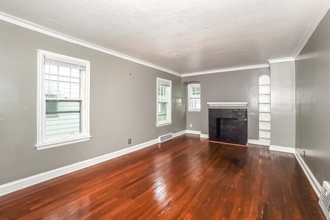 Photo - 19600 Milan Dr