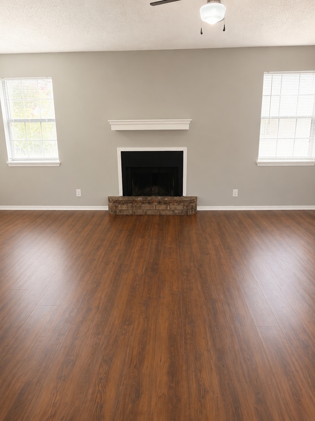 Building Photo - 103 Willow Ridge Dr Unit D