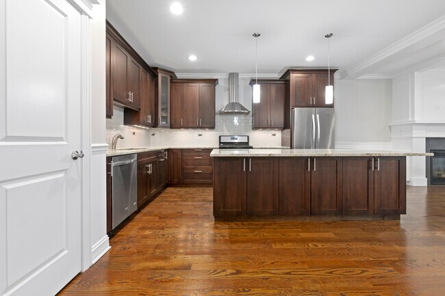 Photo - 1356 W Grand Ave Unit 2E