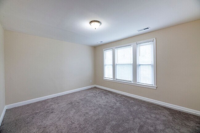 Photo - 351 Parkland Pl SE Unit Apt 3