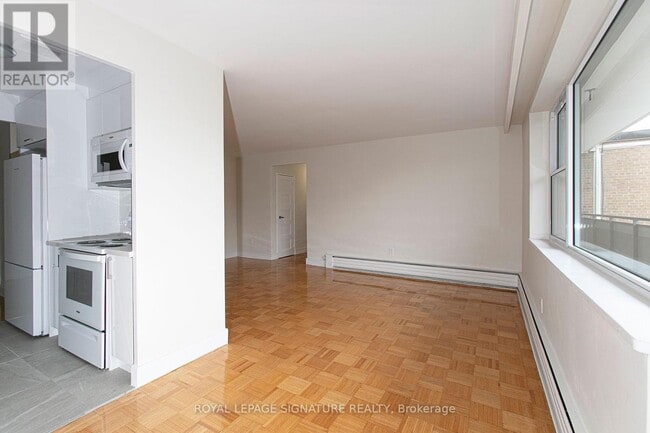 Photo - 2 Grandstand Pl
