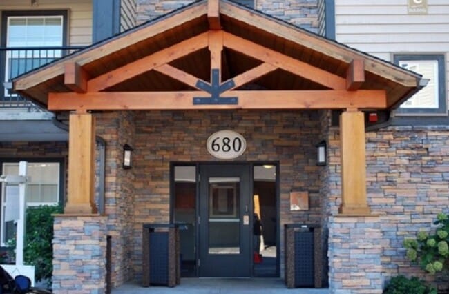 Building Photo - Studio Apartment in Secured Entry Building...