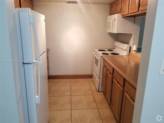Building Photo - 11855 NE 19th Dr Unit 30 Rental