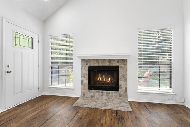 Photo - 3 Bedroom/2.5 Bath Stone Oak Subdivision