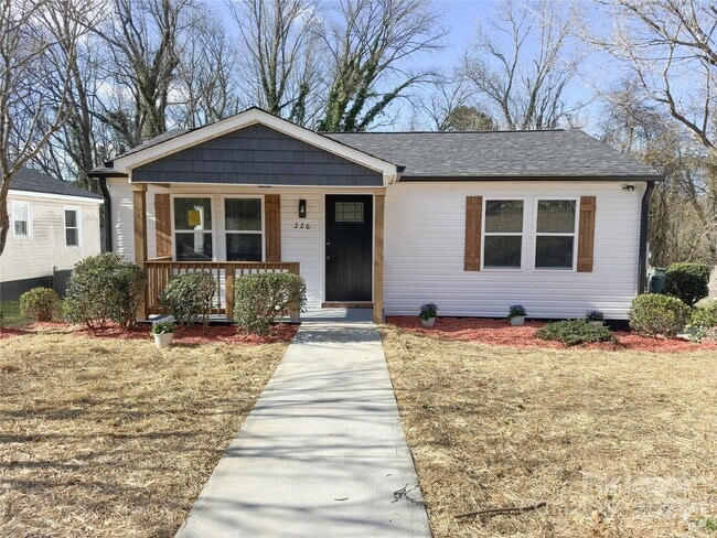 Building Photo - 226 Malvern Dr SW Rental