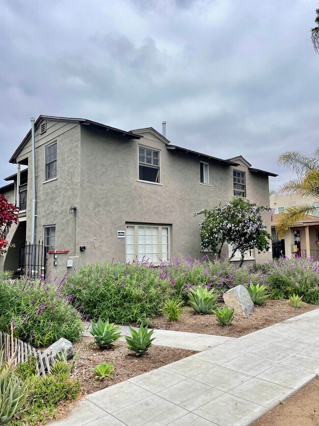 Building Photo - Updated 1 Bed / 1 Bath in Prime Hillcrest–... Unit 07 Rental