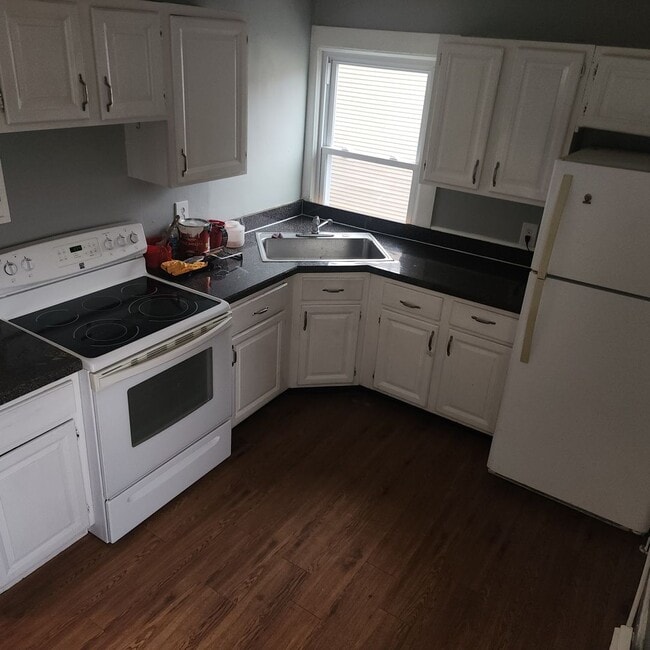 Building Photo - 73 Pearl St Unit 2