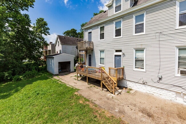 3643 W 8th St Unit 2