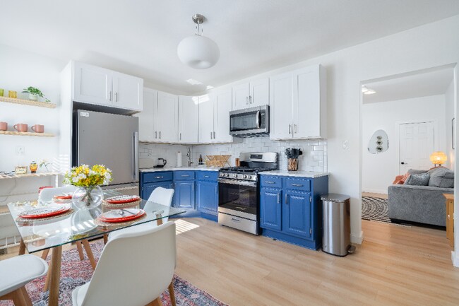 Photo - 12 W 52nd St Unit Flr 1