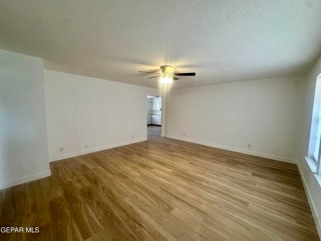 Photo - 4128 Perth Dr